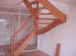 Treppe aus Holz in Hilden von Schreinerei Keppler