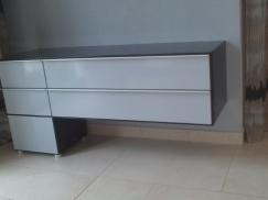 Sideboard teils freischwebend 